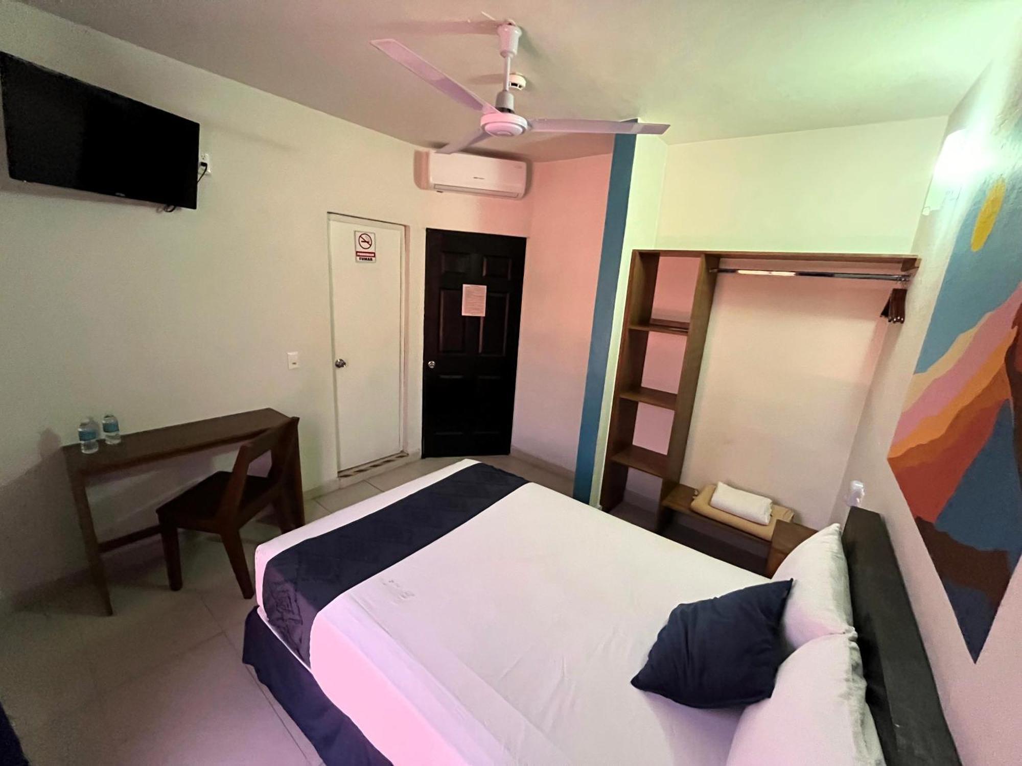 Hotel Juarez 70 コリマ エクステリア 写真