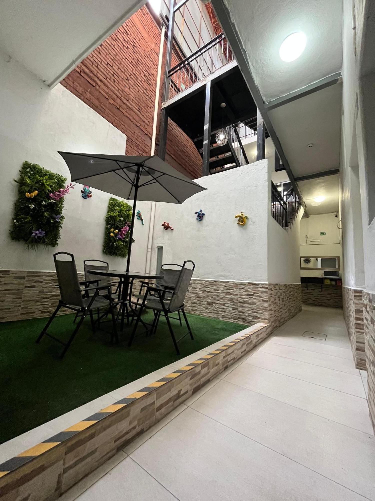 Hotel Juarez 70 コリマ エクステリア 写真