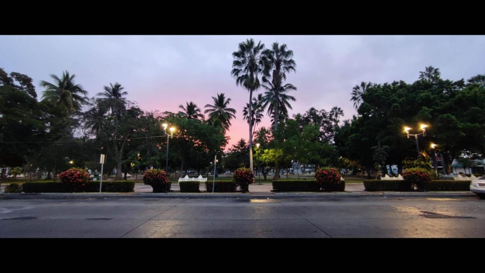 Hotel Juarez 70 コリマ エクステリア 写真